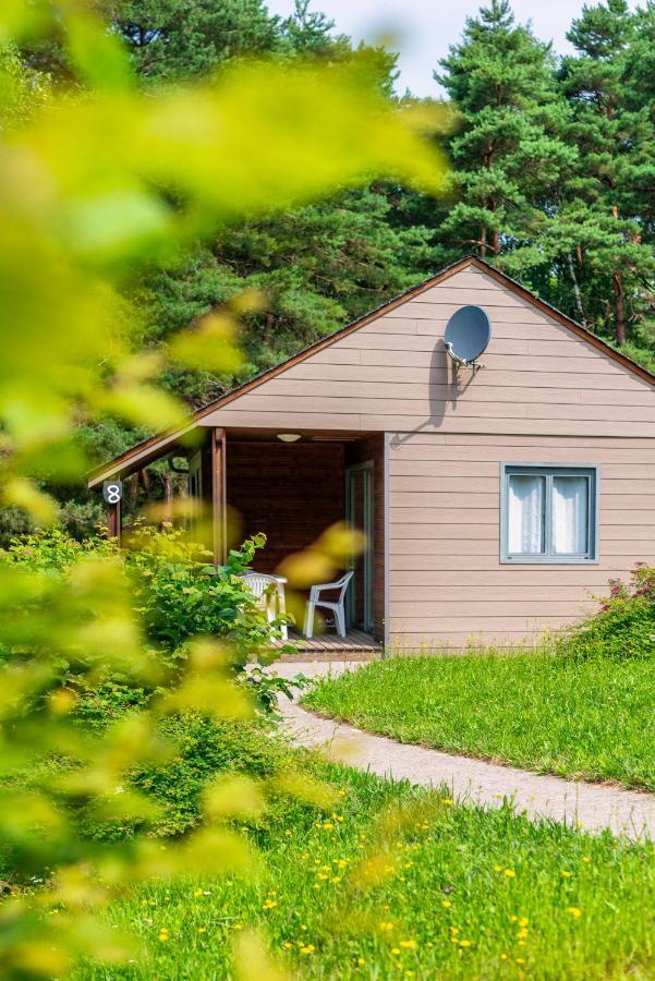 Camping De La Vernhe Saint-Amans-des-Cots Exterior photo