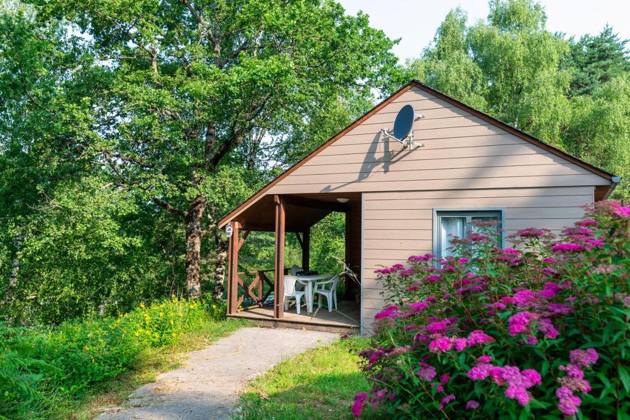Camping De La Vernhe Saint-Amans-des-Cots Exterior photo