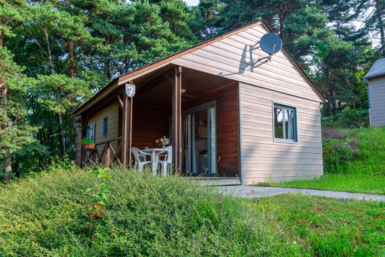 Camping De La Vernhe Saint-Amans-des-Cots Exterior photo