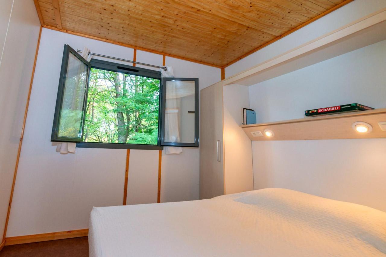 Camping De La Vernhe Saint-Amans-des-Cots Exterior photo