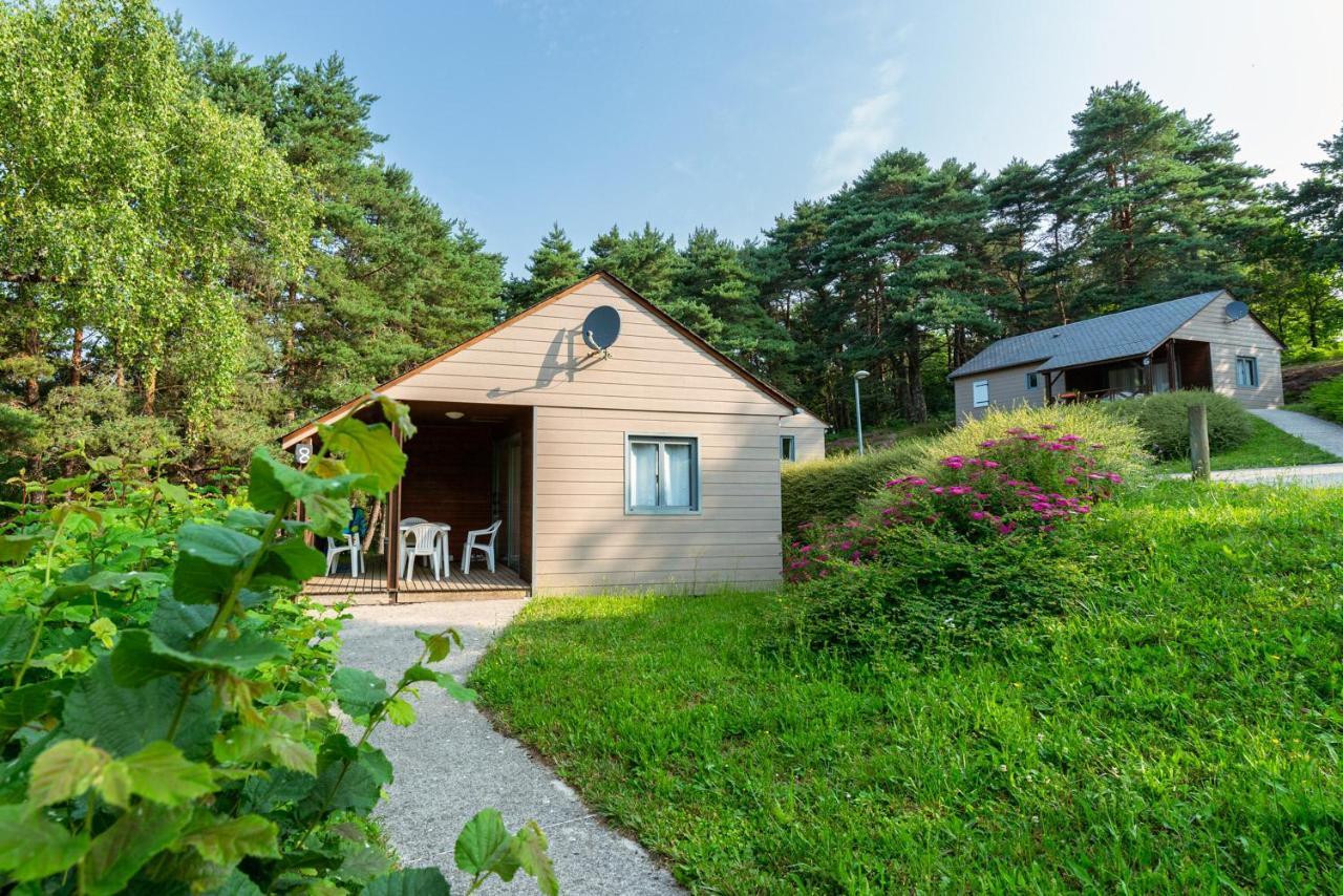 Camping De La Vernhe Saint-Amans-des-Cots Exterior photo